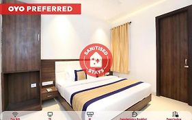 Oyo 11680 Hotel Grand Star