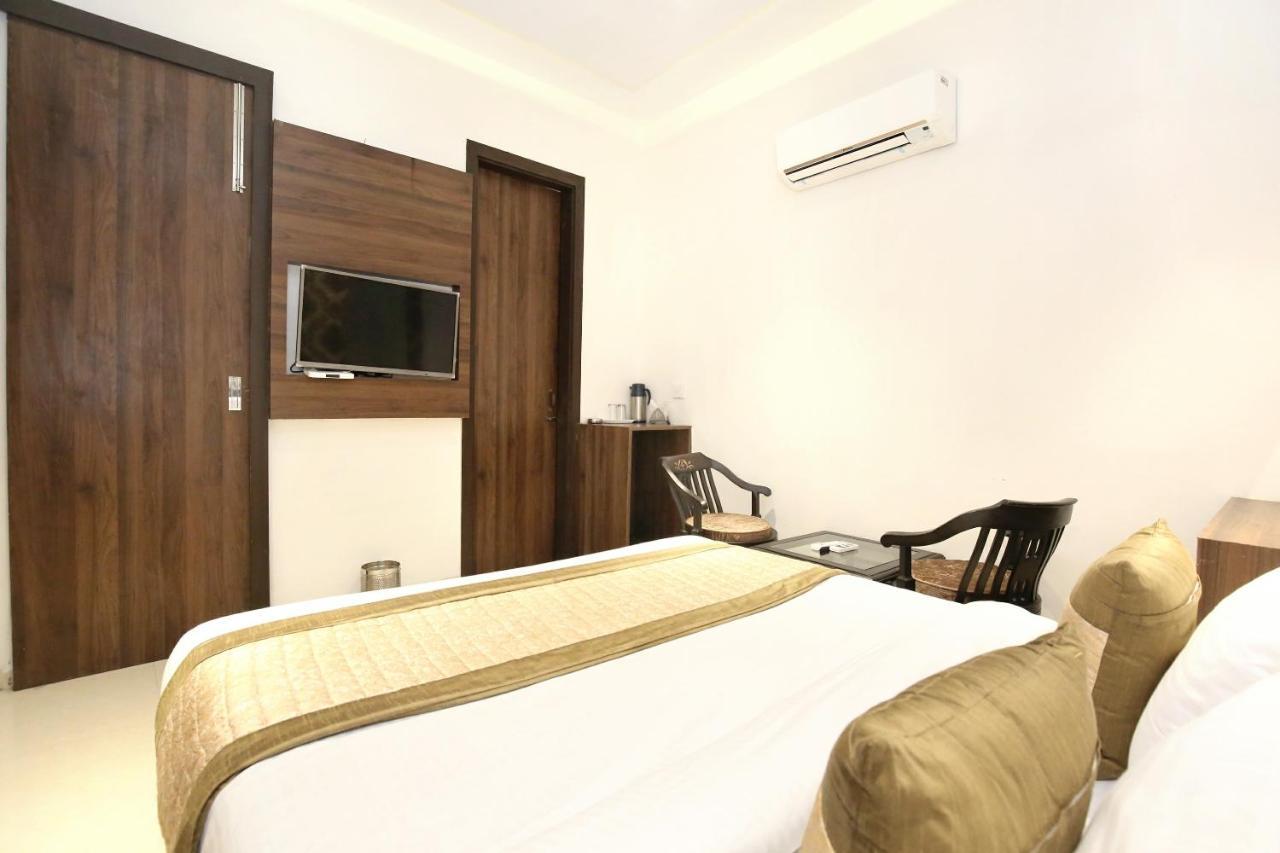 Oyo 11680 Hotel Grand Star Amritsar Exterior photo